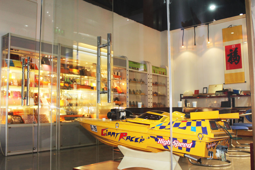 深圳塑胶乐竞网页版入口厂,深圳市乐竞网页版入口厂,深圳乐竞网页版入口厂,深圳乐竞网页版入口,深圳塑胶乐竞网页版入口